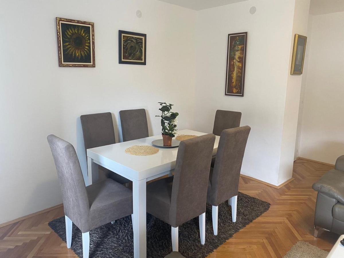 Sandra Nis Bagian luar foto